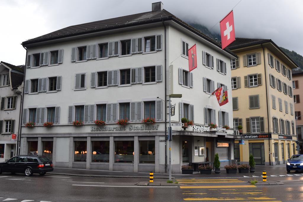 Hotel & Restaurant Stadthof Glarus Esterno foto