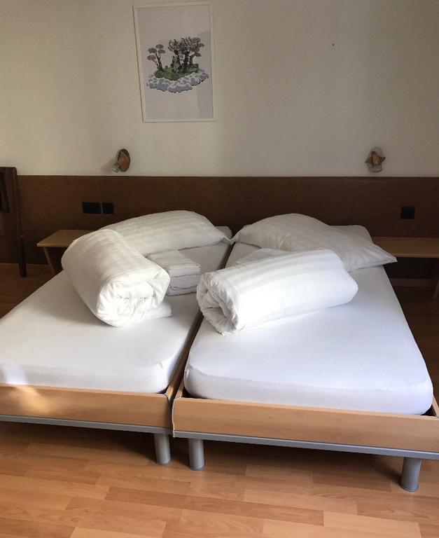 Hotel & Restaurant Stadthof Glarus Esterno foto