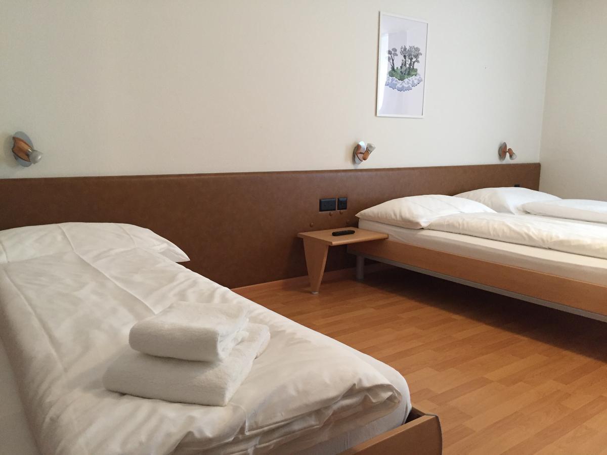 Hotel & Restaurant Stadthof Glarus Esterno foto