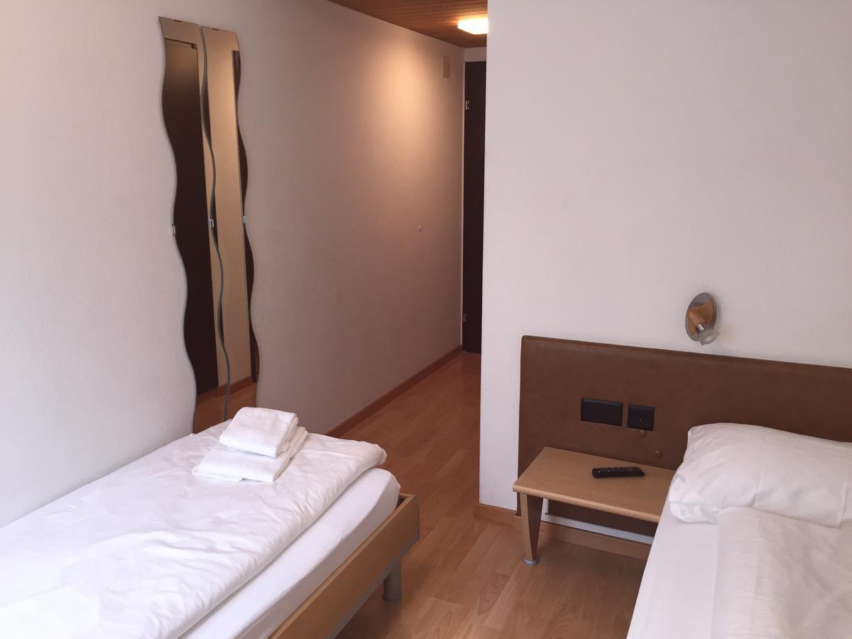 Hotel & Restaurant Stadthof Glarus Esterno foto