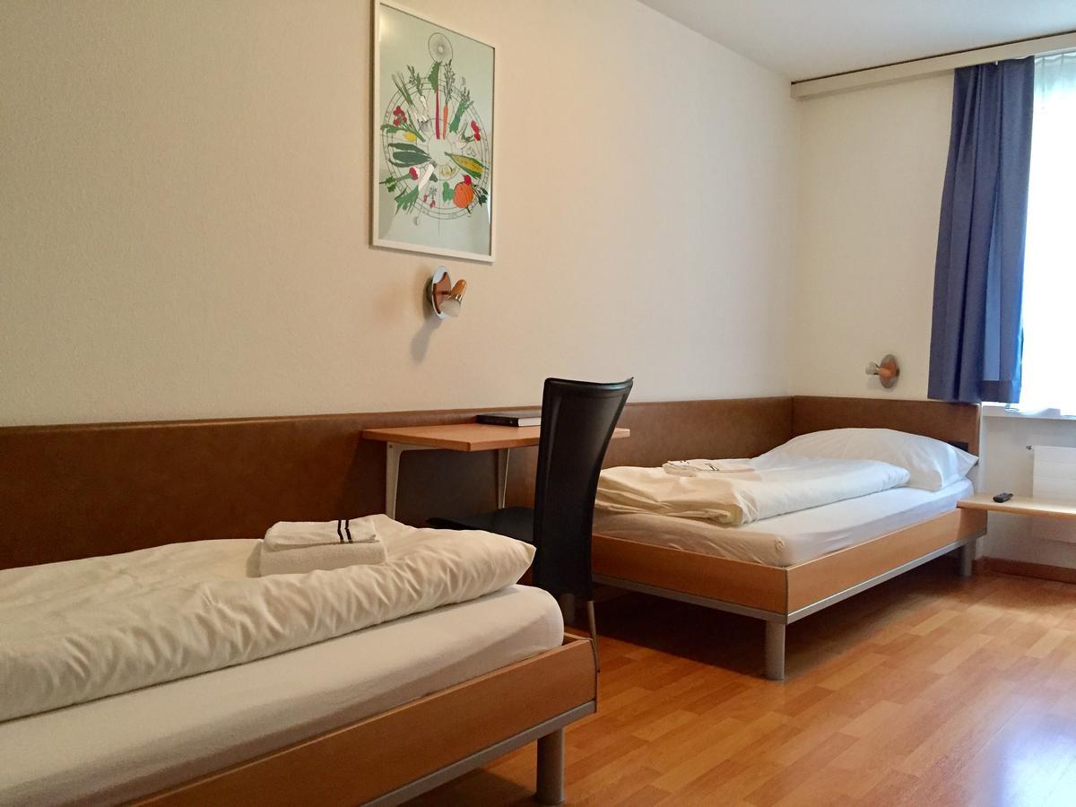 Hotel & Restaurant Stadthof Glarus Esterno foto