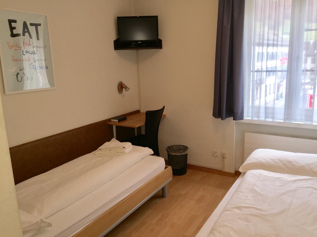 Hotel & Restaurant Stadthof Glarus Esterno foto