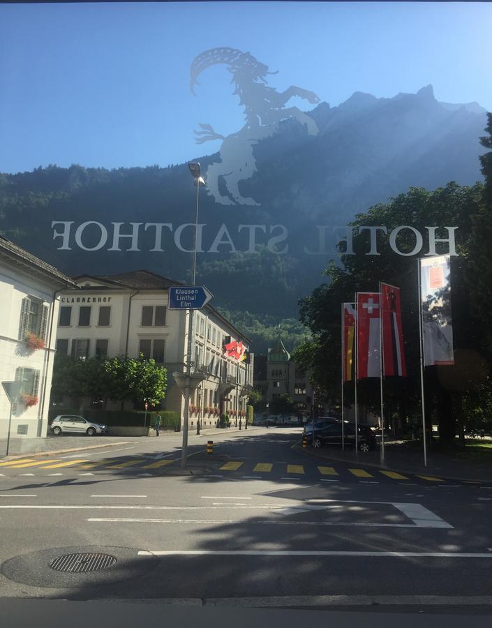 Hotel & Restaurant Stadthof Glarus Esterno foto