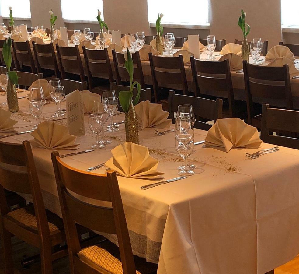 Hotel & Restaurant Stadthof Glarus Esterno foto